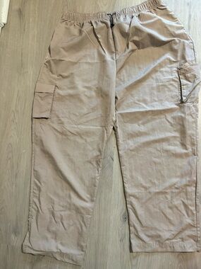 Nike Women’s Casual Cargo Pants - size XL